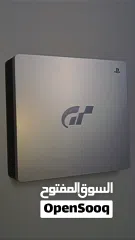  1 بلايستيشن4 مستعمل بحاله ممتازه جدا معاه يد ولعبة فيفا 19.ولعبة وكراش