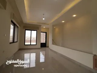  27 شقة طابق أخير مع روف (205م)داخلي (80م)ترس خارجي في أرقى مناطق ام حجير شفا بدران