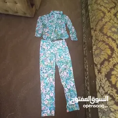  8 ملابس للبيع بسعر حررررق بحال الوكاله يتوفر  بلاطين جينز ،،،فساتين  شيفون ،، بلايز  مقاس 40,,,,42