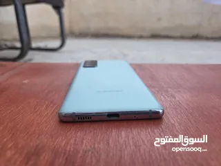  4 Samsung Galaxy S20 FE 5G