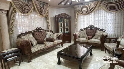  1 طقم كنب 7 مقاعد شبه جديد مع طربيزات