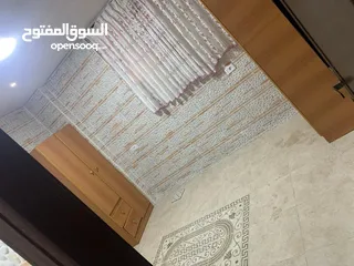  2 ستوديوهات ومخازن