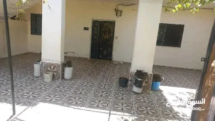  6 منزل للبيع