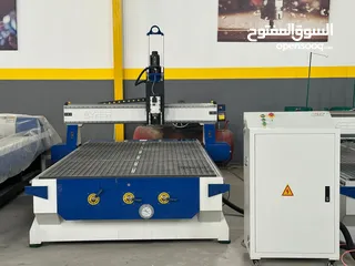  4 ماكينة راوتر للحفر والقص( CNC Router)