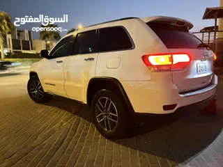  3 Jeep Grand Cherokee Limited 2021 FWD perfect condition