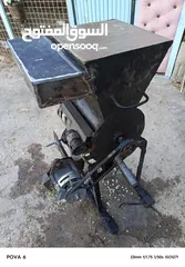  1 ماكنة جرش خبز تعمل على الكهرباء