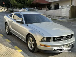  2 Ford mustang v6 2008