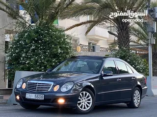  10 مرسيدس 2009 E200 بانوراما   استخدام شخصي  فل كامل وفحص كامل   وعداد قليل ((100 الف كم فقط