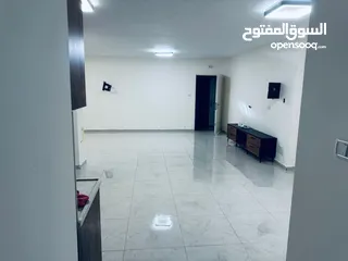  1 شقة تشطيب جديد باول الارسال قرب الرونق