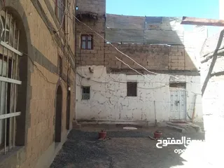  5 بيت عرطه في قلب صنعاء  للمستثمرين وبيت العمر بيكون للمشتري