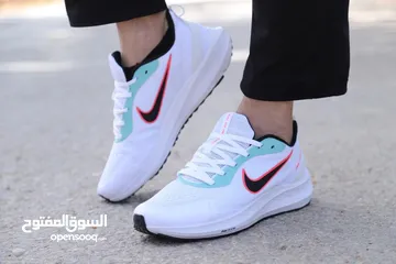  7 بوت رياضي رجالي Nike و versach