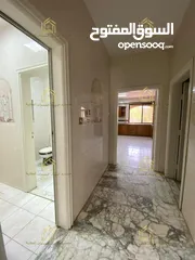  8 فيلا للايجار .. يوجد خيارات اخرى Villa for rent.. other options available / V152