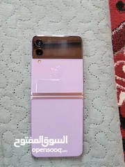  2 **"طيّ المستقبل بين يديك! **   **هاتف Samsung Galaxy Z Flip 3 بذاكرة 128GB  حيث الأناقة تلاقي