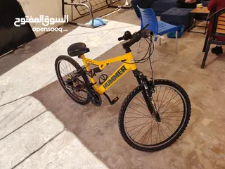 1 بسكليت 26 غيارات أمامي وخلفي شغال وعليه حاملة تلفون صنوبرصات أمامي خلفي كرسي طبي للبيع