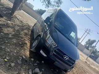  3 باص فان هونداي H350 2018 طالع من الوكاله 2022 ماشي 60 الف كيلو فقط  الباص نظيف جدا ما شاء الله