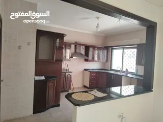  5 الرابية شقة لقطة للبيع قرب إشارة السفارة الصينية طابق ثاني