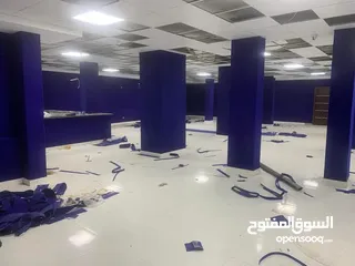  4 فني تركيب جميع أنواع الموكيت-فني تركيب أرضيات باركيه خشب-تركيب أرضيات bvc-عشب صناعي -بلاط موكيت