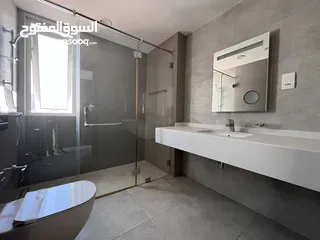  24 5 + 1 BR Amazing Large Villa in Al Mouj