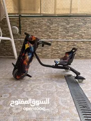  3 سياره دريفت بحاله ممتازه الحجم متوسط مع شاحن ومفتاحين
