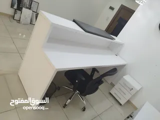  2 كاونتر استقبال مع ملحقاته للعيادات و المكاتب