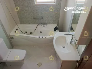  8 شقة مميزة - الجبيهة - 3نوم1ماستر - 220م - بلكونتين بإطلالــــه مميزة - قرب الخدمات العامة
