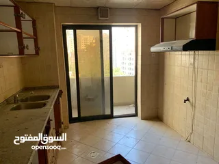  10 ابو علاء  3 غرف وصالة للايجار السنوي خزائن بالحائط بلكونه مساحة كبيرة جدا السعر مميز