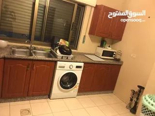  9 مطلوب شريك سكن  الرجاء عدم الاتصال اذا غير مهتم بمشاركة السكن الرجاء التواصل على الواتس