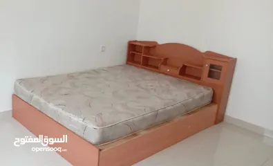  1 سرير كبير في السويق مع الدوشق . كرفايه . big bed in alsweeq with mattress