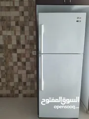  1 ثلاجة ال جي بابين لون ابيض بحالة الجديد