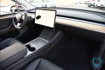  2 Tesla لون اسود من الداخل اسود 2022