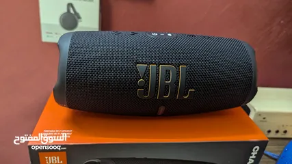  6 JBL Charge 5 Wi-Fi جديدا استعمل تجربه فقط النسخة الجديدا صوت JBL الأصلي الجريء مع صوت جهير عميق