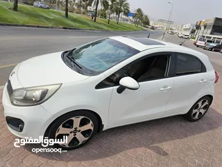  8 kia rio full options sunroof  2013 free accident  1.4 cc