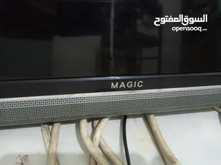  1 شاشه نوع ماجيك 32 بوصه الشاشه شغال  مكسوره