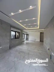  21 بالاقساط شقة ثالث مع روف في اجمل مناطق مرج الحمام خلف مدارس الخمائل
