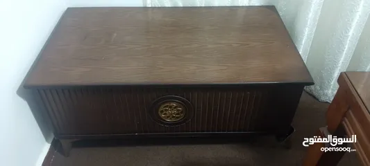  3 طقم كنب ممتاز بحاله الوكاله استعمال خفيف جدا