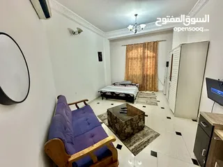  1 غرفة راقية مؤثثة بالكامل بالخوير 33 خلف كلية التقنية (بدون شيكات - إيجار شهري - شامل فواتير)