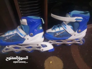  1 سكيت قابل للتكبير نظيف جدا استعمال أكثر من خفيف مرتين فقط وبالبيت اقرأ الوصف