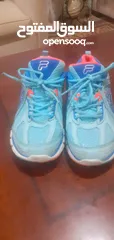  5 FiLA  مريح جدا جدا بحالة الوكالة ملبوس 4 ايام العيد مقاس 40