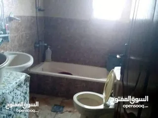  4 شقه للبيع في منطقة البارحه