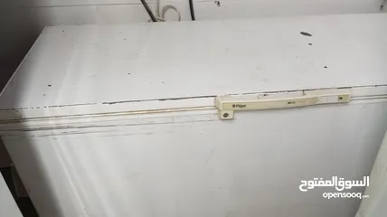  11 عدة مطعم كاملة للبيع بحاله ممتازه