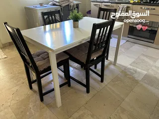  1 طاولة مع 4 كراسي ماركة أيكيا IKEA