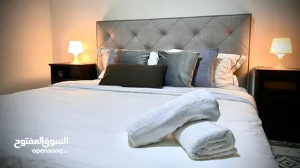  1 hotel bedroom