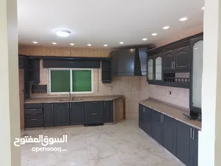  1 شقة فاخرة للبيع مساحة 210م اربد مجمع عمان