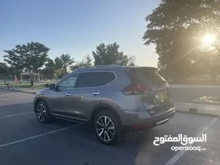  4 Nissan Rogue SL panorama