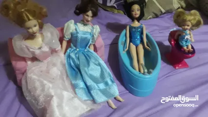  8 باربيات وملحقاتها بحاله جيده للبيع