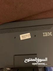  2 شاشه pc نوع IBM استخدام خفيف و كي بورد