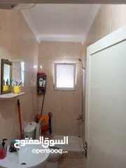  15 شقه استثماريه مؤجره في موقع مميز وبسعر مناسب جدا بداعي السفر من المالك مباشره