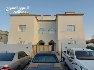  15 غرف للشباب العمانين في الموالح الجنوبية/ قريب مستشفى ازهار الخاص