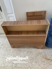  1 تختت مفرد وكرسي كروم وطاوله بلاستيك وكرسي بلاستيك بيبي