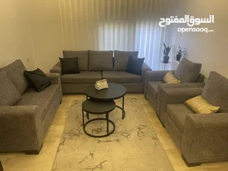  3 طقم كنب 7مقاعد للبيع بحالة ممتازة